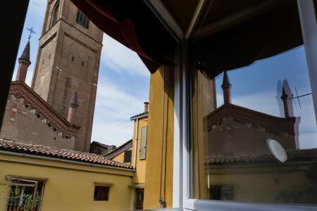 Charme Appartamento Immerso Tra Le Mura Bolognesi Exteriör bild